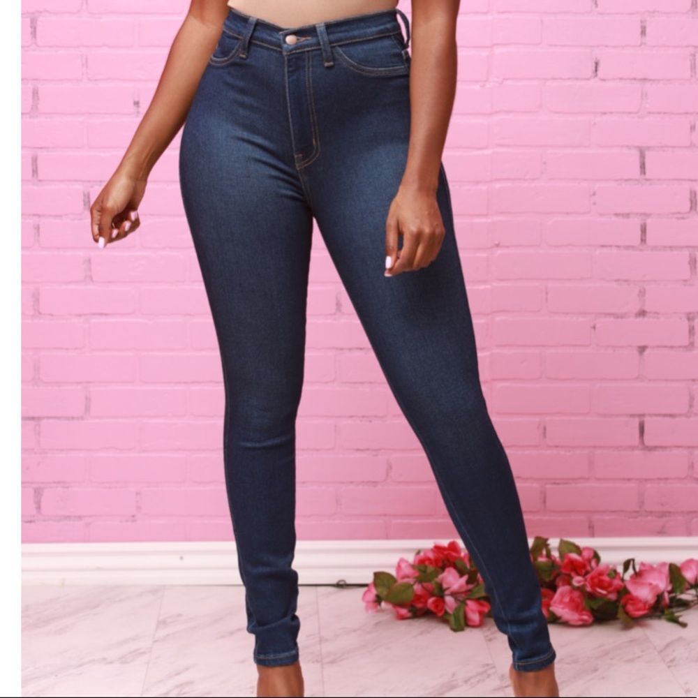 SwankaPosh Dipper Classic High Waisted Dark Wash Jeans Sz.1